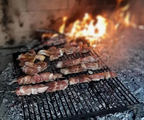 Apartman Apartments With Parking Space Vinisce, Trogir - 6117 *